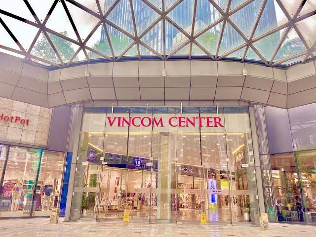 Lối vào Vincom Center