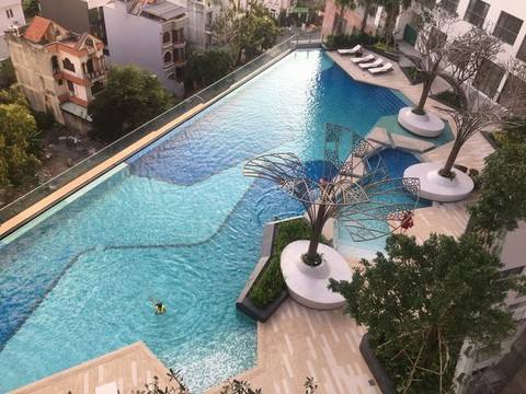 Góc hồ bơi nhìn từ trên cao