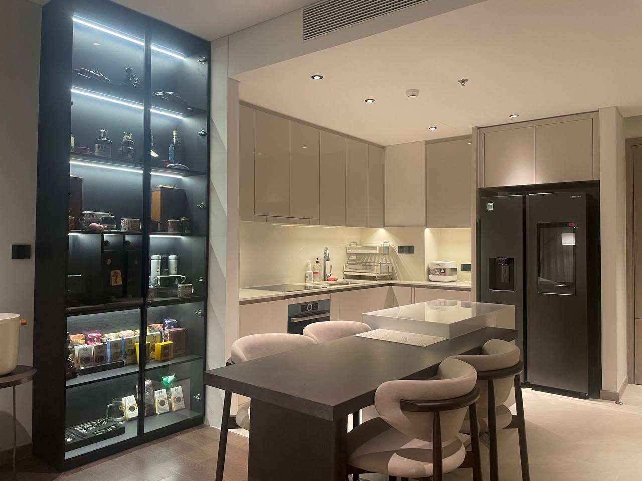 Cho thuê căn 2 phòng ngủ Grand Marina, hàng hiệu Marriott, ảnh 5
