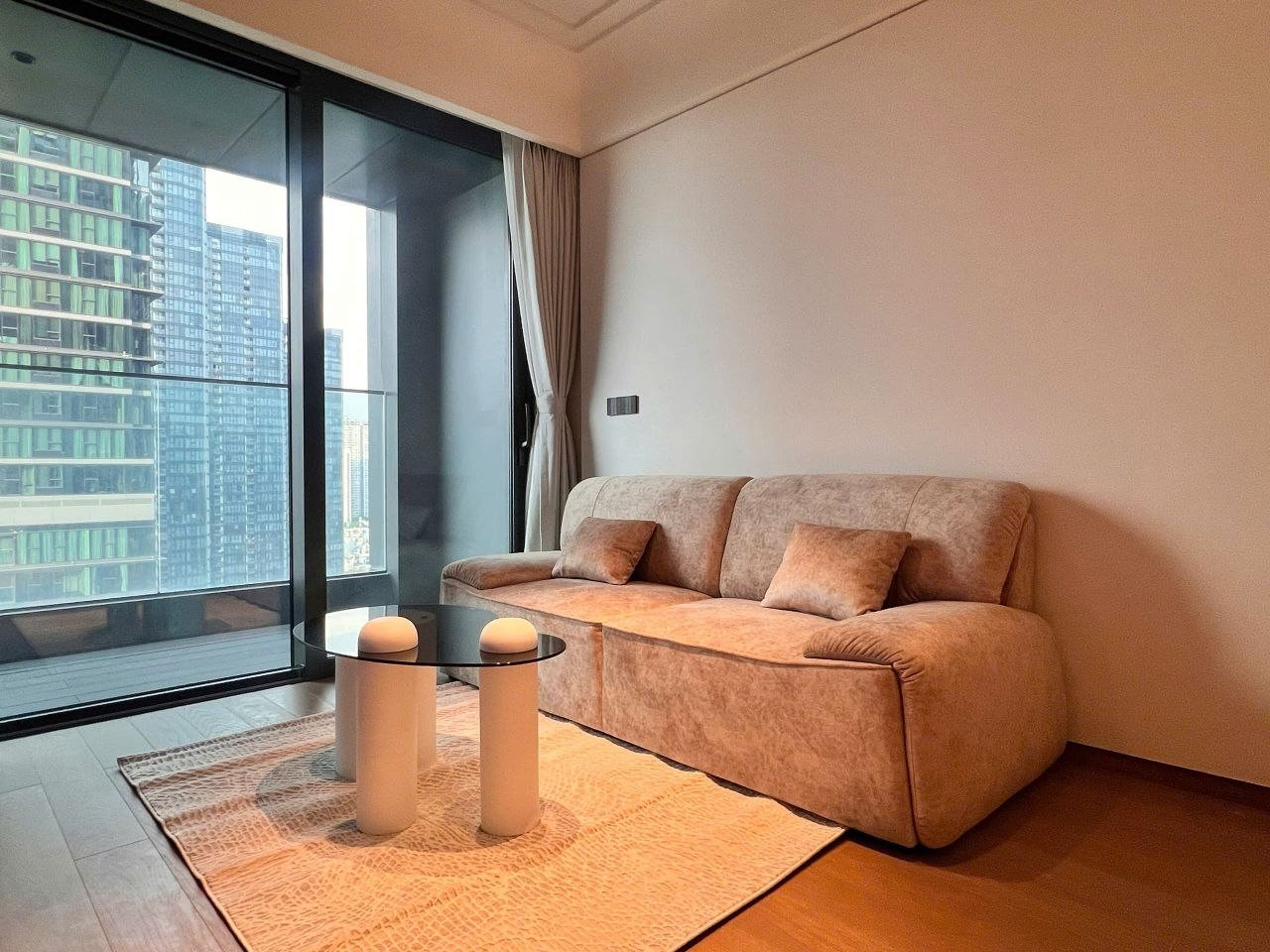 Cho thuê căn 2 phòng ngủ Grand Marina, view Thảo Cầm Viên, ảnh 2