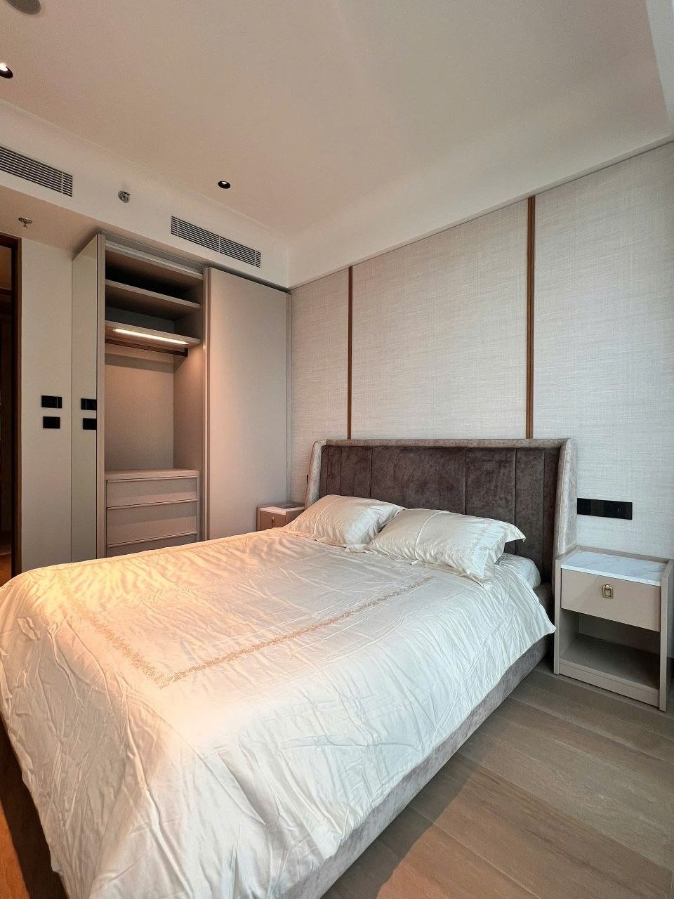Cho thuê căn 2 phòng ngủ Grand Marina, view Thảo Cầm Viên, ảnh 6