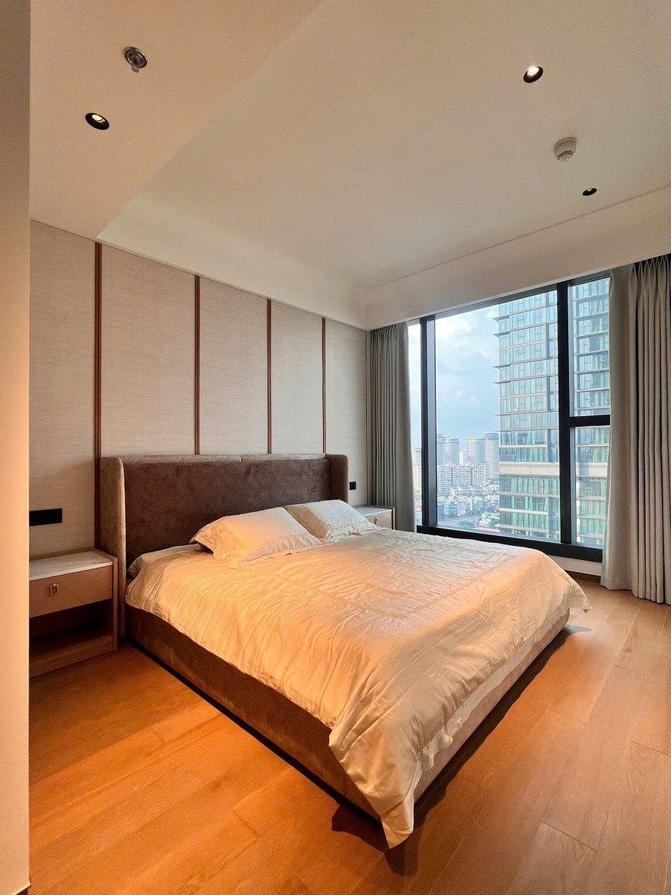 Cho thuê căn 2 phòng ngủ Grand Marina, view Thảo Cầm Viên, ảnh 5