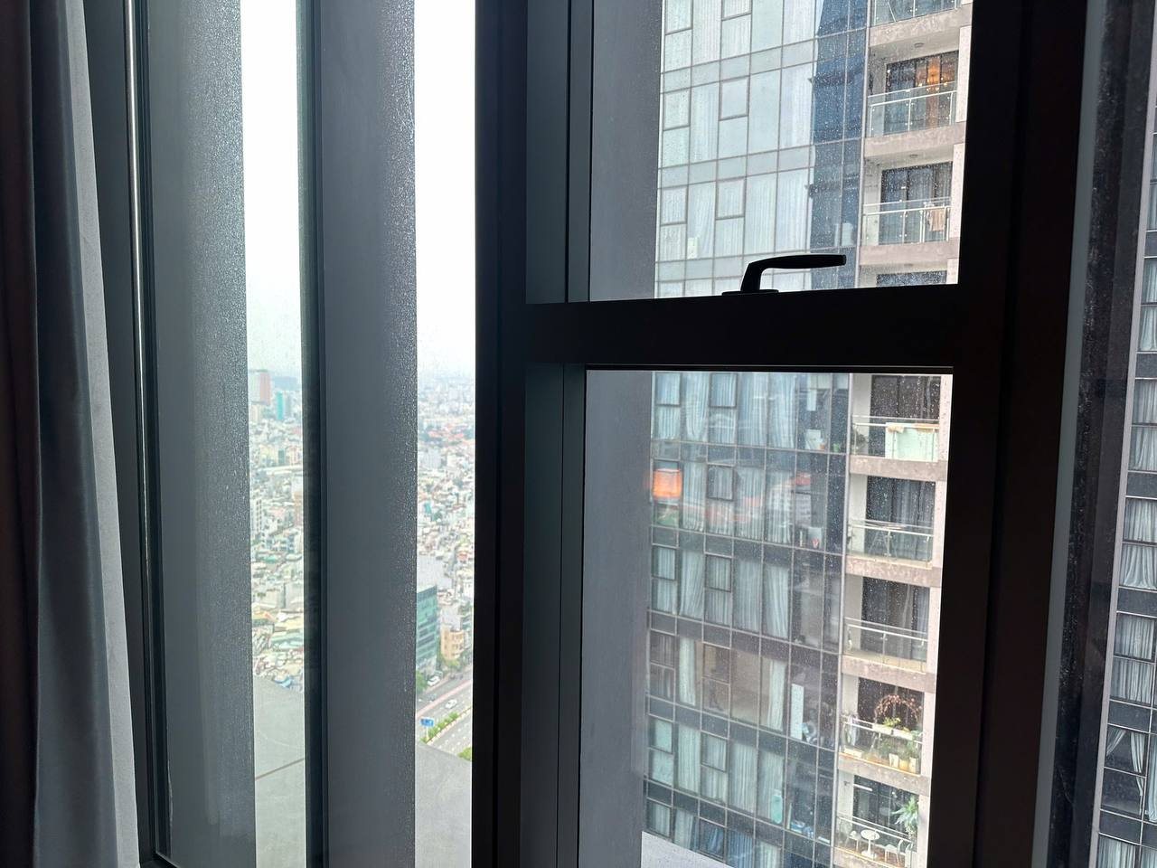 Cho thuê căn 2 phòng ngủ Grand Marina, yên tĩnh, cho nuôi thú cưng