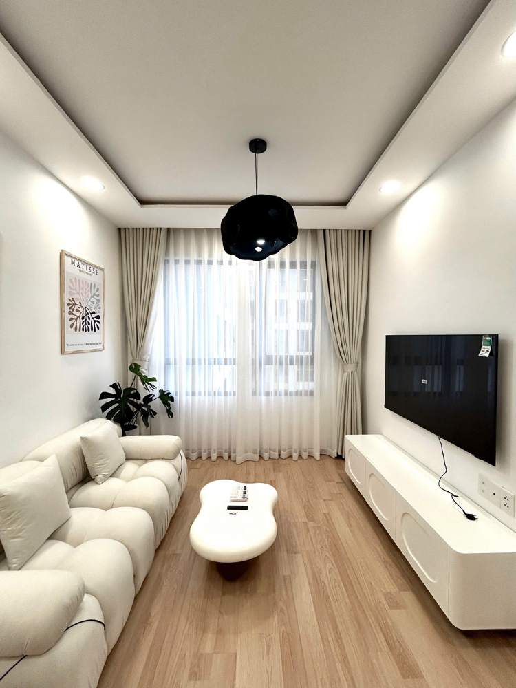 Cho thuê căn 2PN 2WC tháp, view hồ bơi, nội thất mới tinh