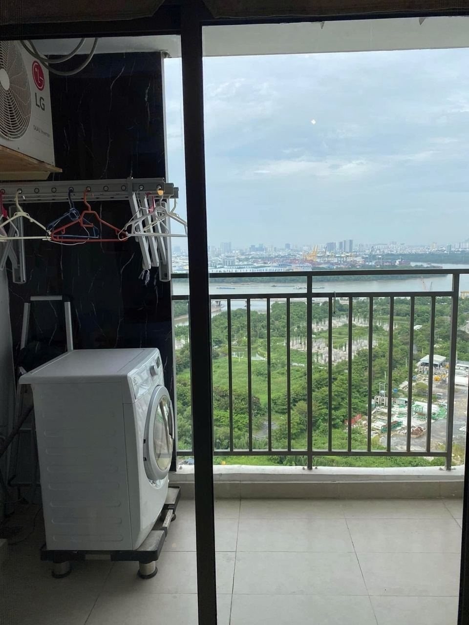 Bán căn 2PN 75m² tháp tầng cao The Sun Avenue, view sông Sài Gòn, full nội thất, ảnh 2