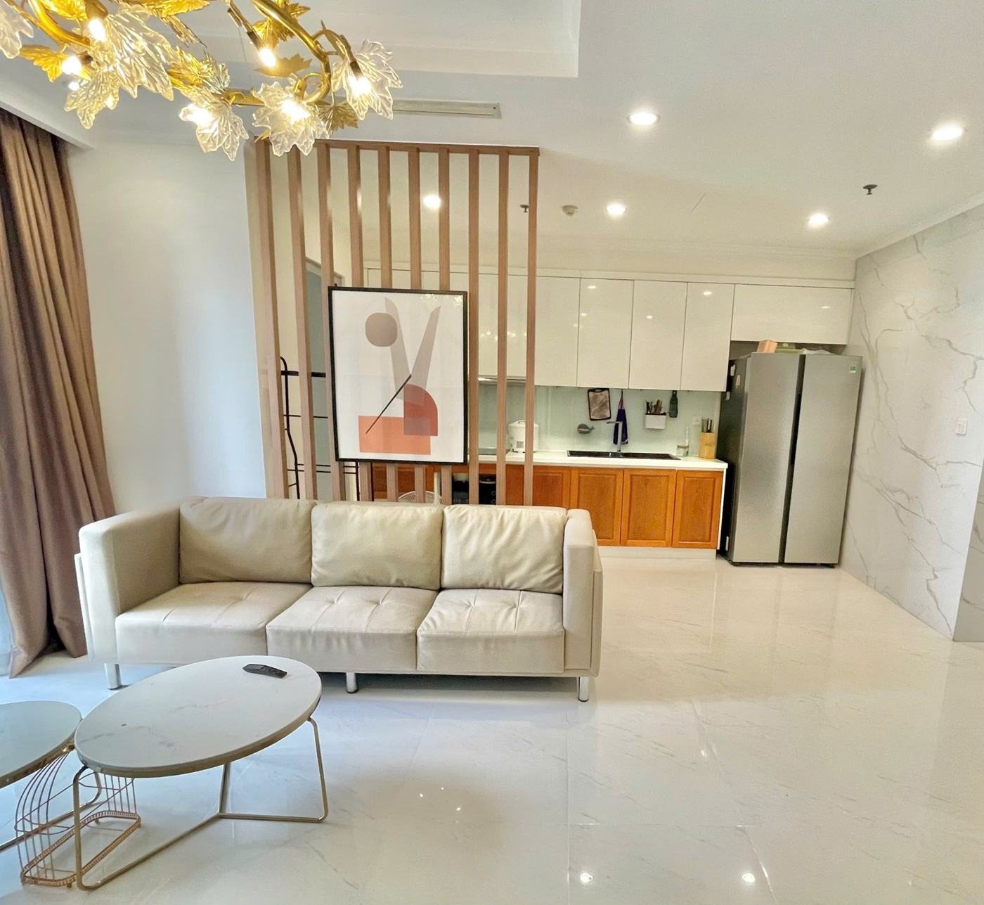 Căn 3PN full nội thất, phòng khách kính lớn