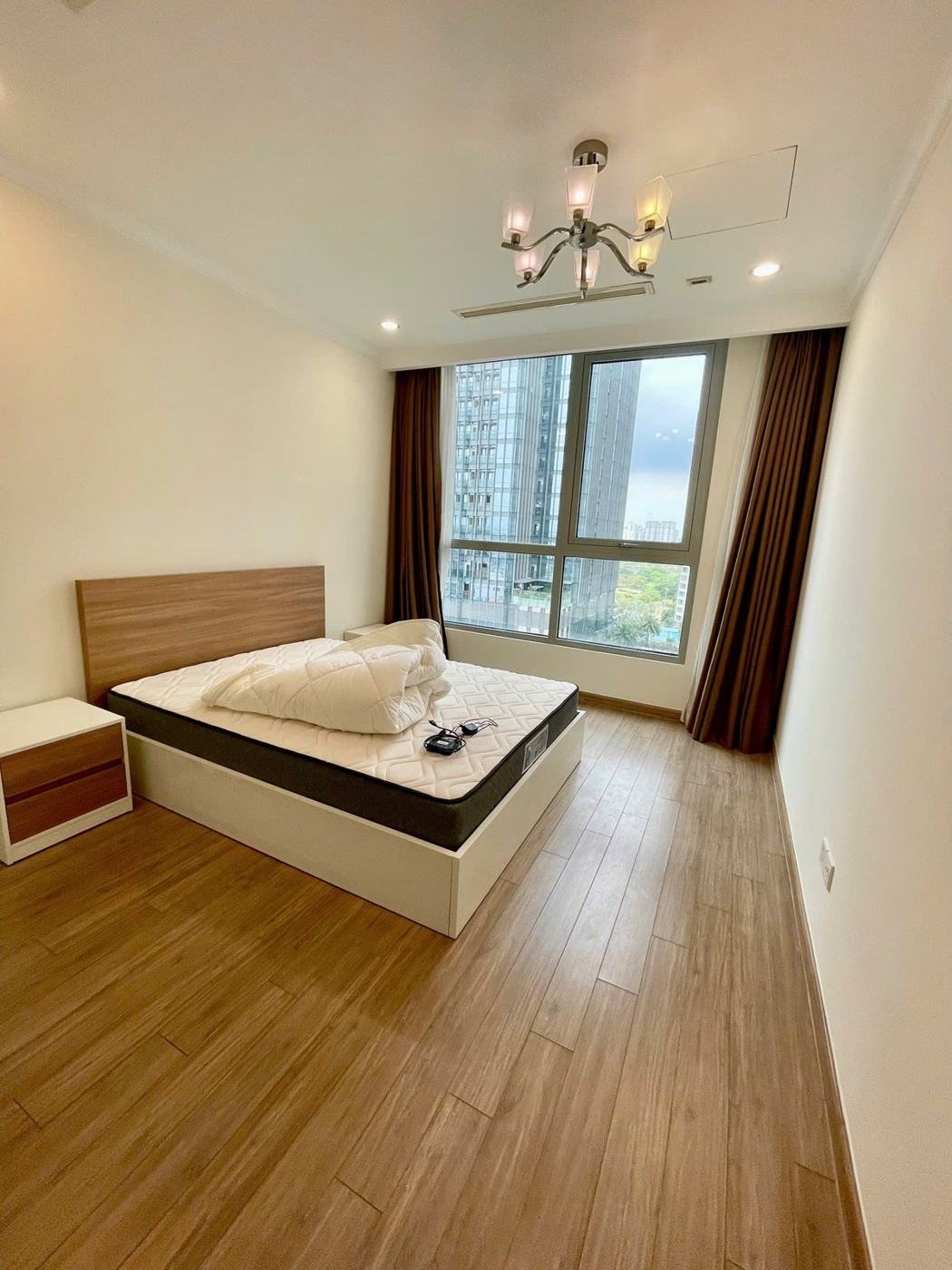 Căn 3PN full nội thất, phòng khách kính lớn, ảnh 6