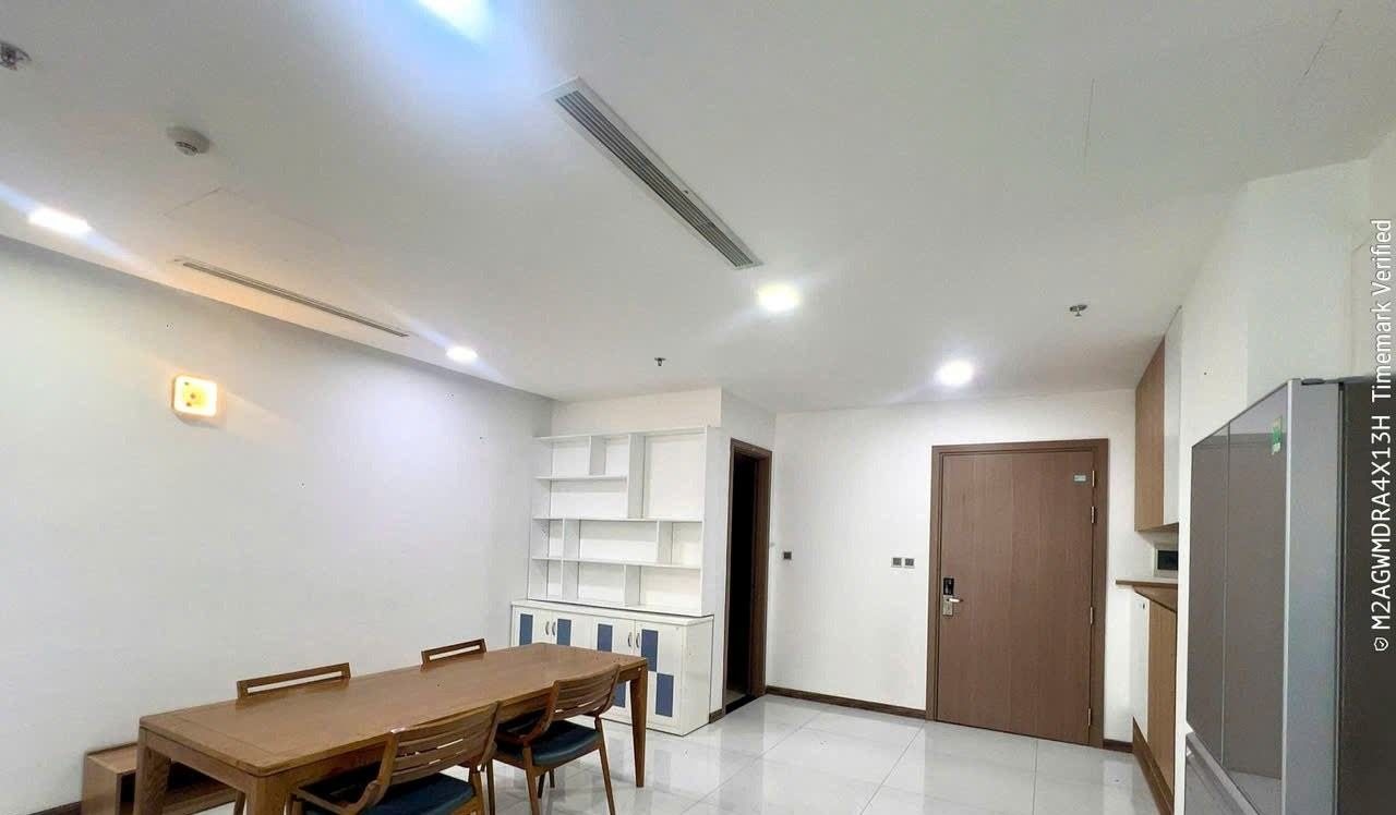 Căn 3PN rộng 118m², ban công view hồ bơi