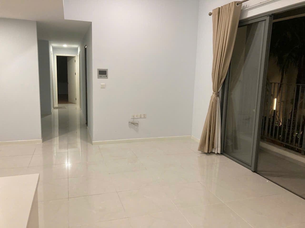 Căn nhà trống, ban công nhìn nội khu, ảnh 5