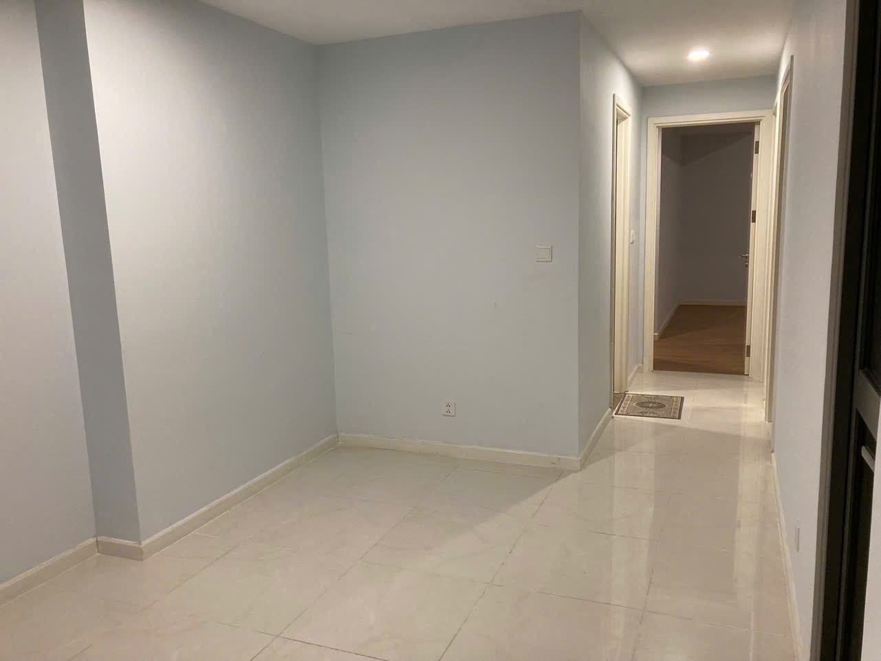 Căn nhà trống, ban công nhìn nội khu, ảnh 4