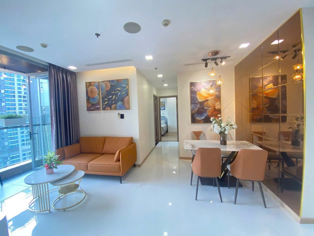 Căn Park 6 lầu cao, nội thất trẻ trung