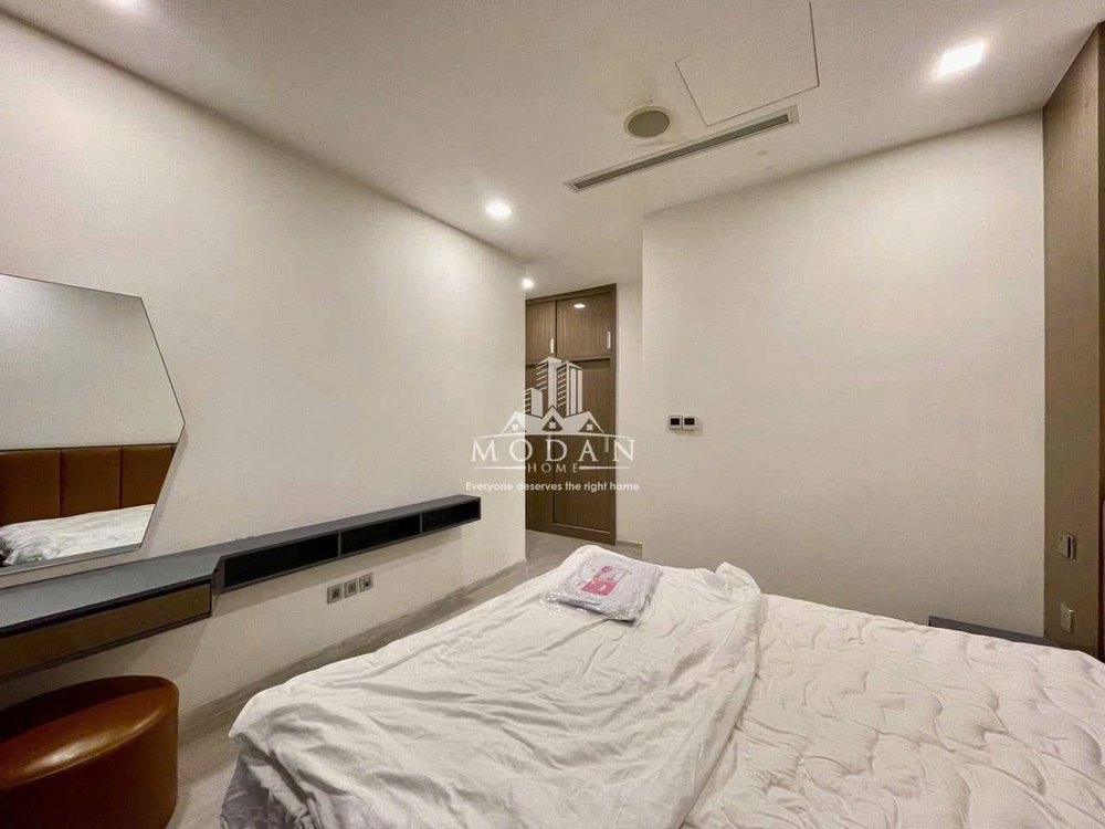 Cho thuê căn 2PN 78m² tháp Lux 6 Vinhomes Golden River, ảnh 3