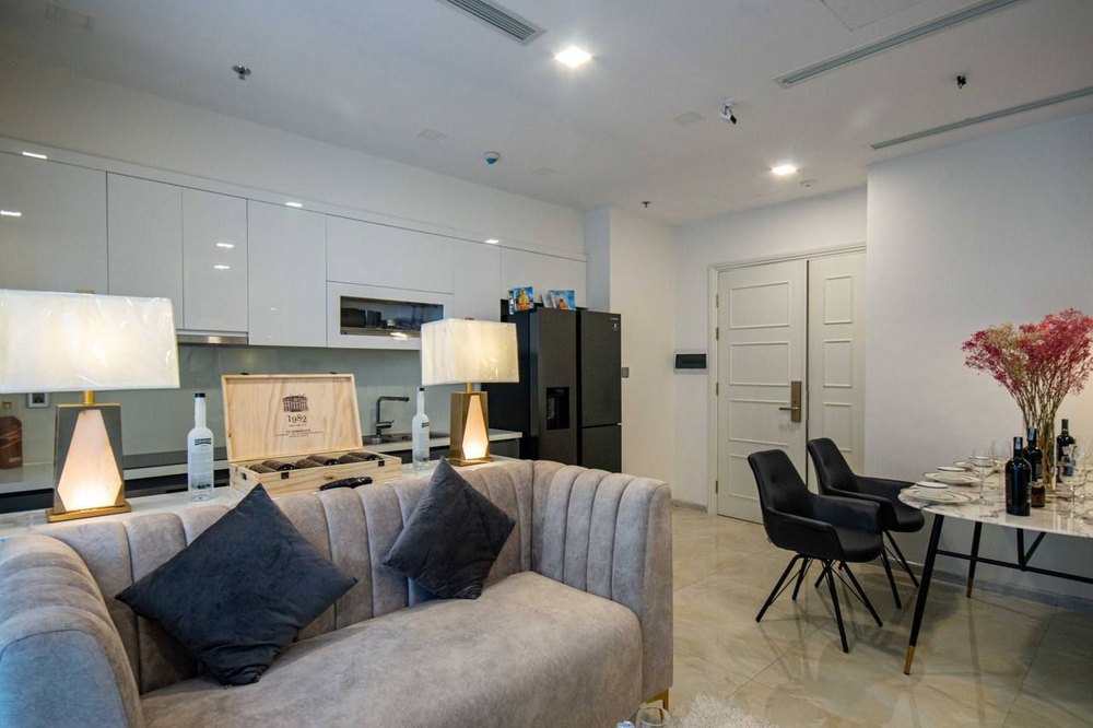 Cho thuê căn 2PN 69m² tháp Aqua 2 Vinhomes Golden River, ảnh 3